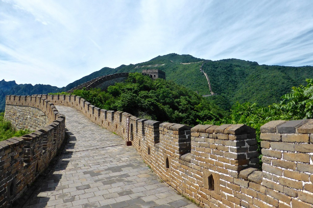 中国古建筑长城那么矮，如何抵挡外敌入侵？