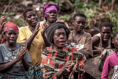 非洲最“神秘”的部落：性早熟10岁就能生育，20岁子孙满堂
