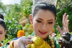 老挝旅游，遇到美女递烟别随便接，导游：这里有特殊“暗示”！