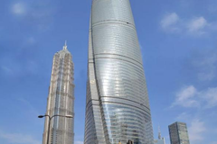 中国最高楼被质疑危险？632米高度遇上大风摆动1米，真相国人自豪