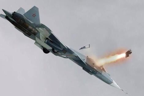 苏-57战机刚投入战场 随即就有一架离奇坠毁？ 美：机会终于来了