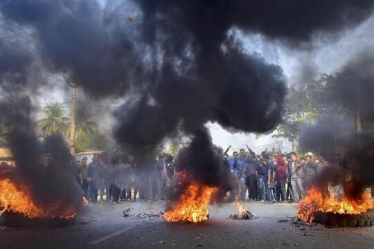 突发 全球第二民主国家爆发大规模骚乱 美：谎言掩盖不了真相