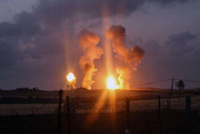 以色列战机趁夜空袭 俄军拒绝施救 