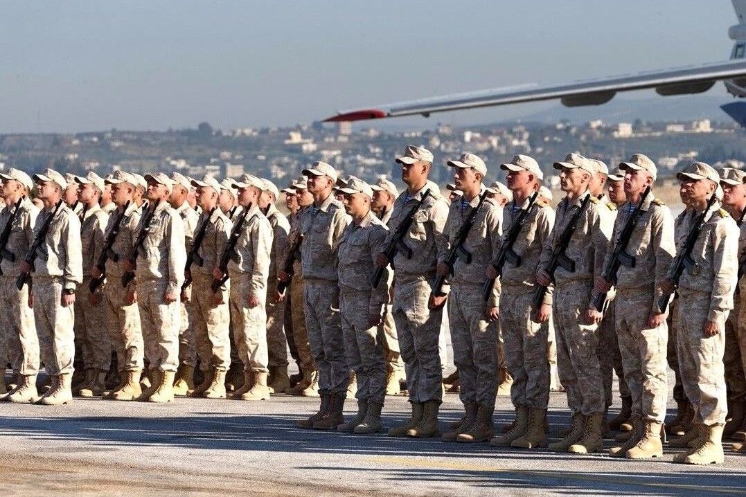 军事基地遭炮弹袭击 大批增援部队开往一线 俄：务必斩草除根