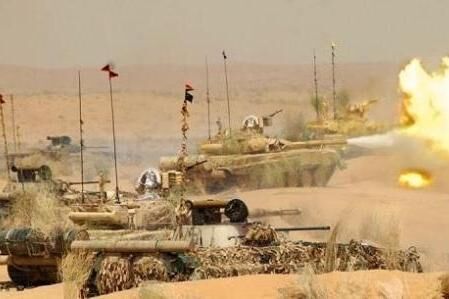 关键时刻 边境部队进入战备状态 数百辆战车迅速集结前线 