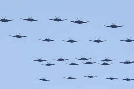 虚张声势？ 亚洲大国出动50多架军机射导弹 美国称这就是复制品