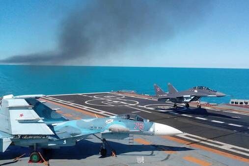 要动真格的了 印度航母悄悄离港 巴铁：敢动手就将其击沉 