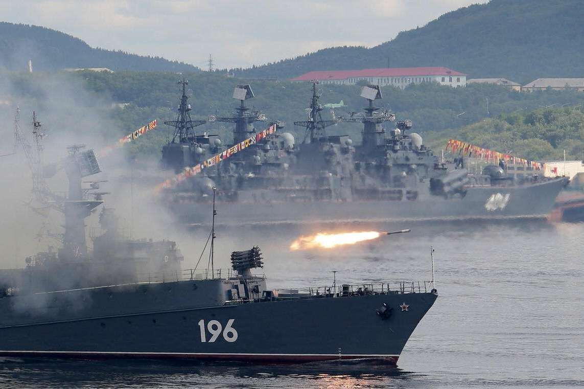 美不用开火就摧毁一艘航母 此国修宪寻求加入北约 俄：将它抹去