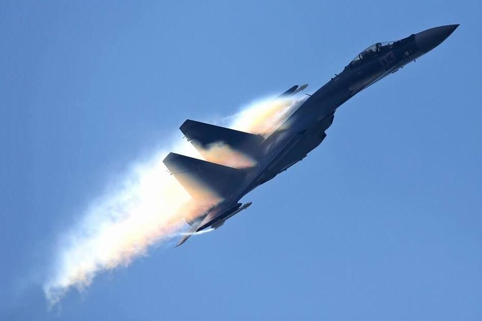 日本F-15战机刚拦截 俄两架战机就相撞 是巧合还是另有玄机？