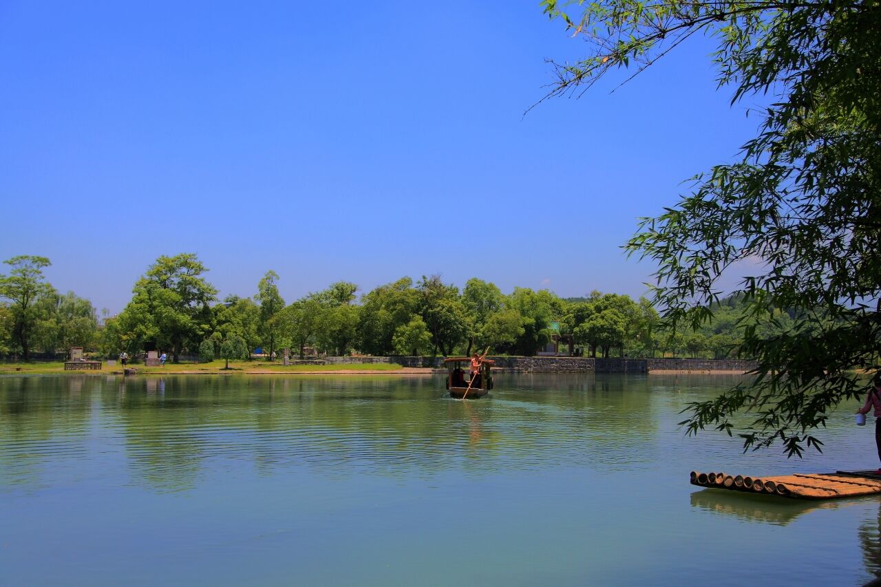 为了统一中国，秦始皇在广西兴安，开凿了一条34公里长的人工河