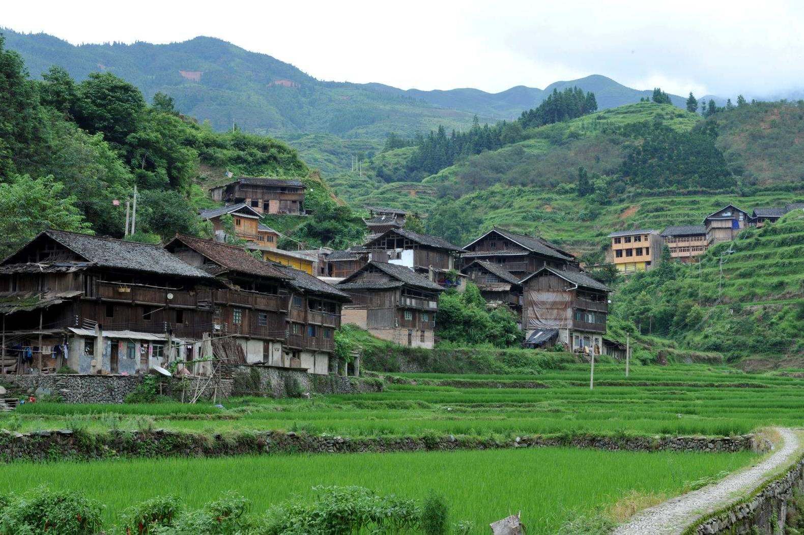 贵州独山，一个敢想敢做的贫困县，现负债400亿！