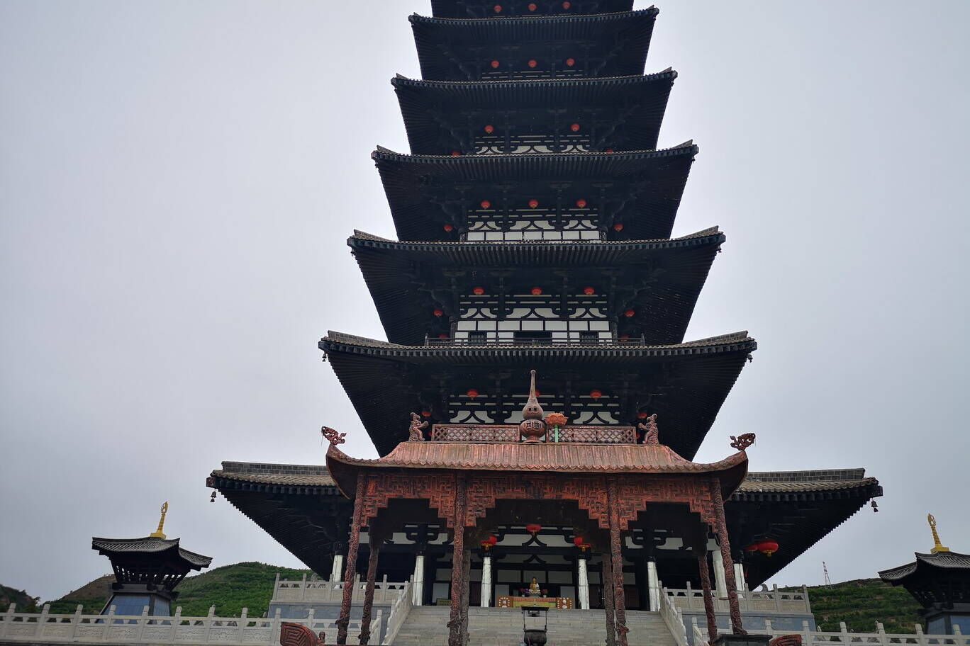 甘肃一个4A级景区，免门票，还没几个游客，你说奇怪不奇怪