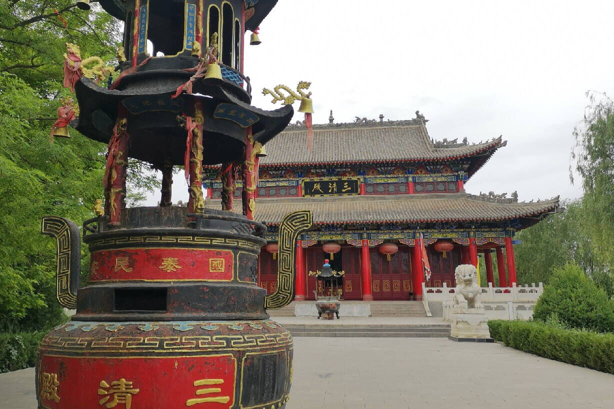 游览甘肃泾川王母宫，偌大的景区，只有我一个游客