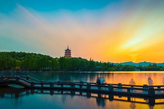 外国人最喜欢的城市：杭州靠风景，上海靠经济，西安靠？