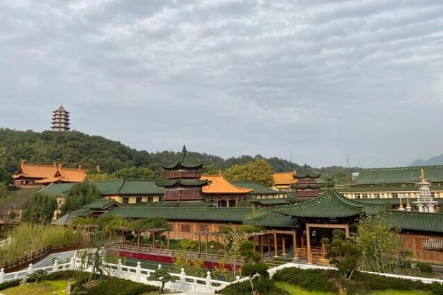 江西这座寺庙，饮食住宿全免费，却让女性游客很苦恼