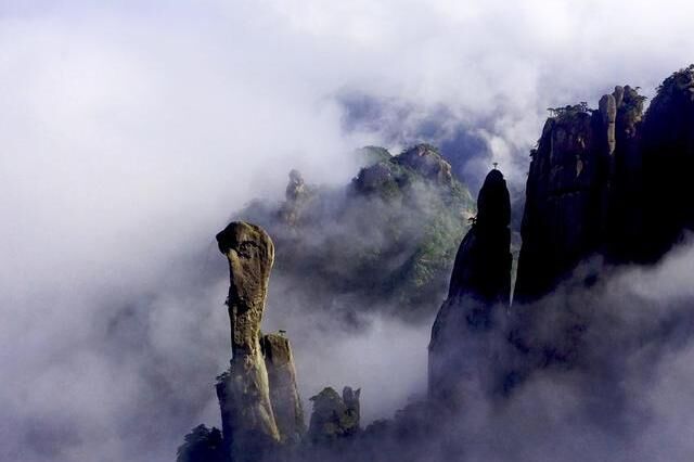 江西一座壮美的仙山，名气不大，游客喜爱度不输庐山