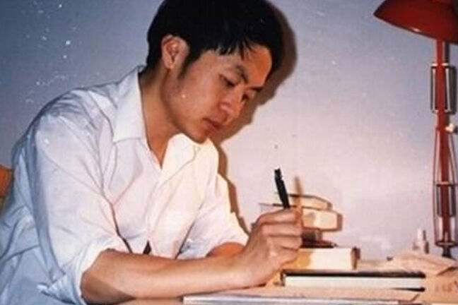 顾城很精辟的话，一个“我愿”，两个“不”，却值得现代人学习！