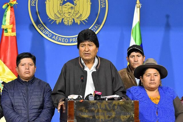 这次已不是中东，又一地区大国首都发生内乱，总统被逼宫宣布辞职