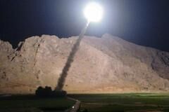 16枚导弹深夜炸响伊拉克，3座美国军事基地遭轰炸，伊朗誓言反击