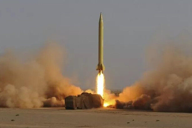 凌晨 数十枚导弹突然砸向美军基地 伊朗军方：这仅仅只是开始！