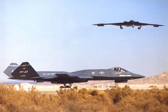 “黑寡妇”YF-23隐形性能更优秀，为何平庸的F22猛禽能最终胜出？