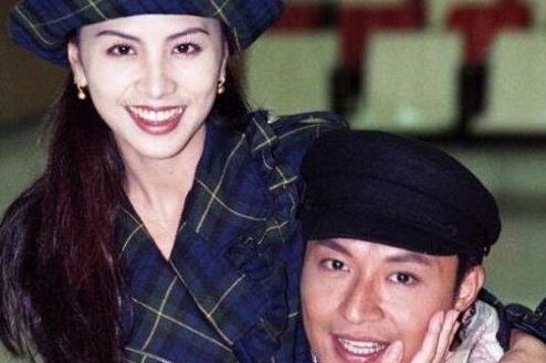 与马景涛相恋11年，被人伤到子宫脱落，今54岁的她仍单身