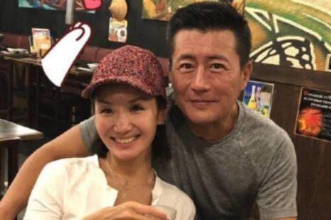 前妻是江珊，后娶小16岁的总裁，55岁的他活成人生赢家