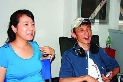 陈小艺全家近照曝光，丈夫捧红张嘉译、倪大红，儿子英俊帅气似霍