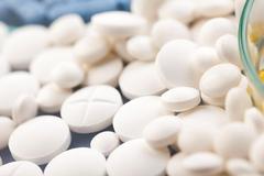 睡前服阿司匹林有助于降压么？听听药师怎么说，阿司匹林何时吃？