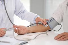 脑血管狭窄与“三高”有关么，如果发生了狭窄，应该怎么办？