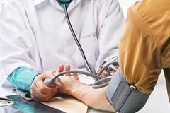 吃了6个月的降压药，血压降到150/80可以吗？还要继续么？