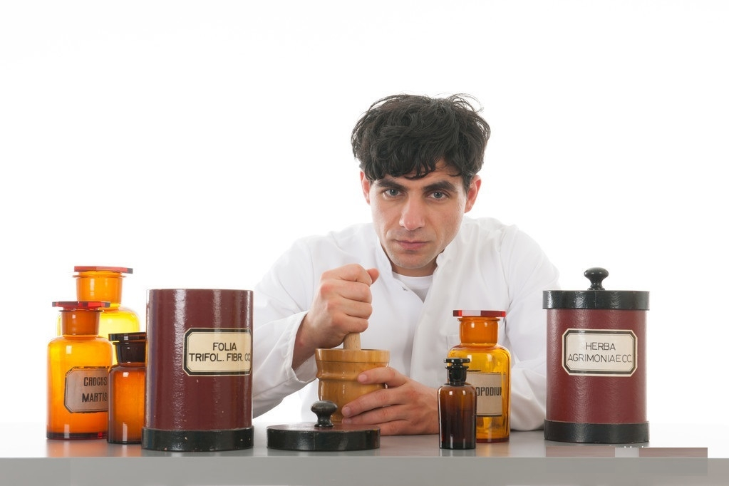 药师教你准备家庭药箱，小病不用去医院，自己在家就能治