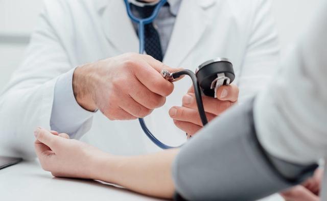 高血压在生活中要注意什么呢？什么食物可以帮助降压？