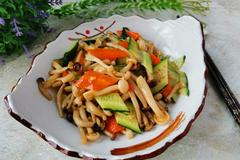 家常素菜小炒，清淡滑嫩味美，素炒也鲜味十足，做法简单容易学