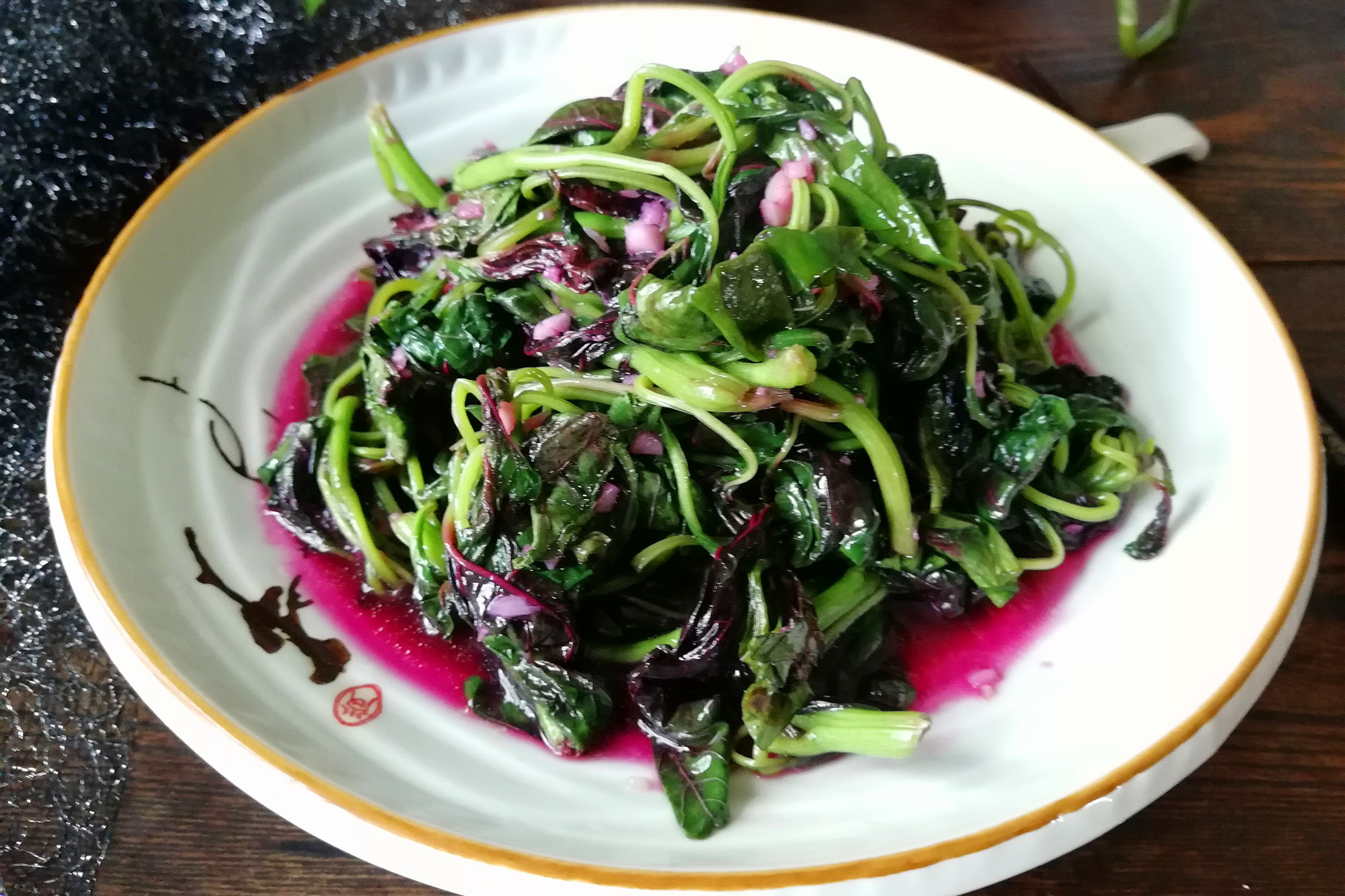 炒苋菜，这一步不要省略，吃着脆嫩，去除草酸，吃的营养健康