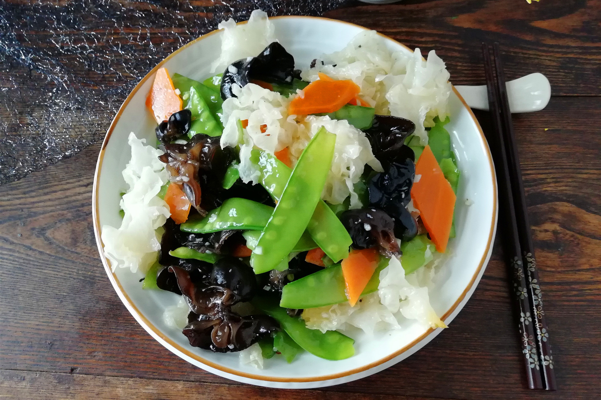 推荐一道夏季凉拌小菜，清爽脆嫩，健康营养，清肠养颜又开胃