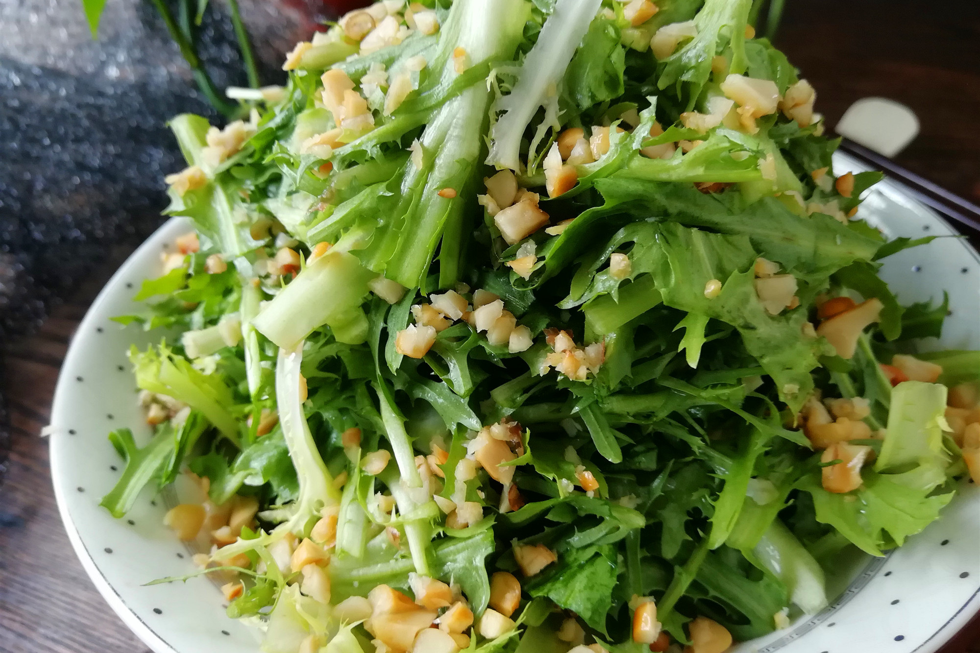 天热容易上火，那就来道败火菜，做法简单，吃着脆嫩，解暑去火