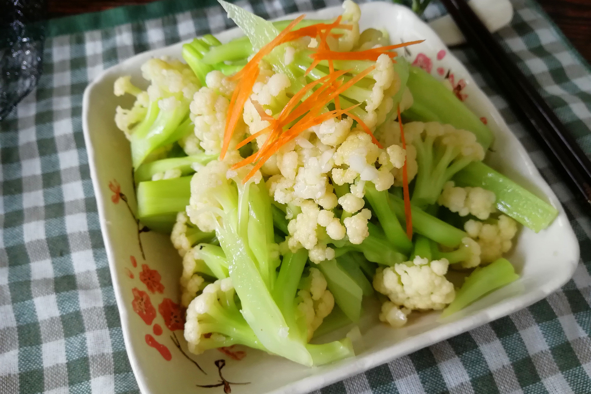 菜花夏季的做法，简单的煮一煮，拌一拌，营养流失少，清凉脆嫩