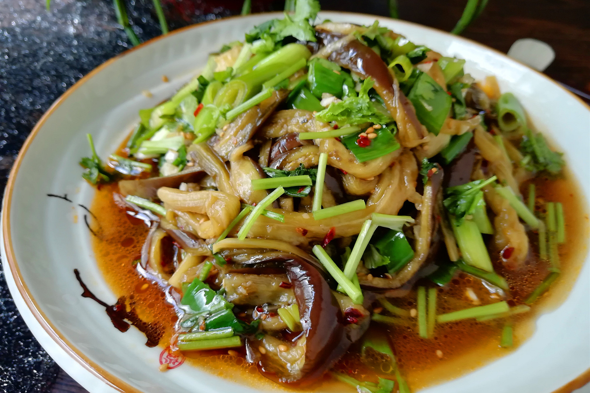 茄子夏季最佳做法，不炸不炒，少油少盐