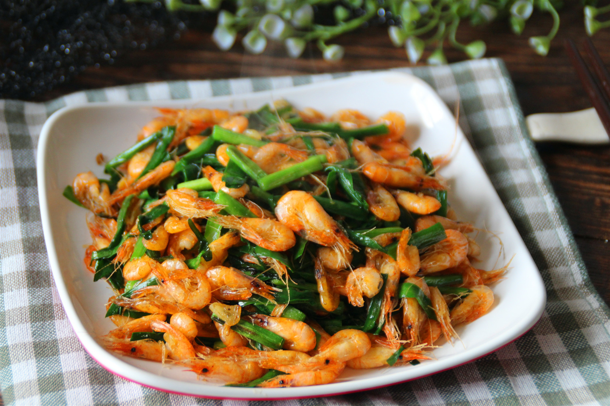 春季里值得推荐的一道菜，鲜味十足，营养味美，下酒下饭都不错