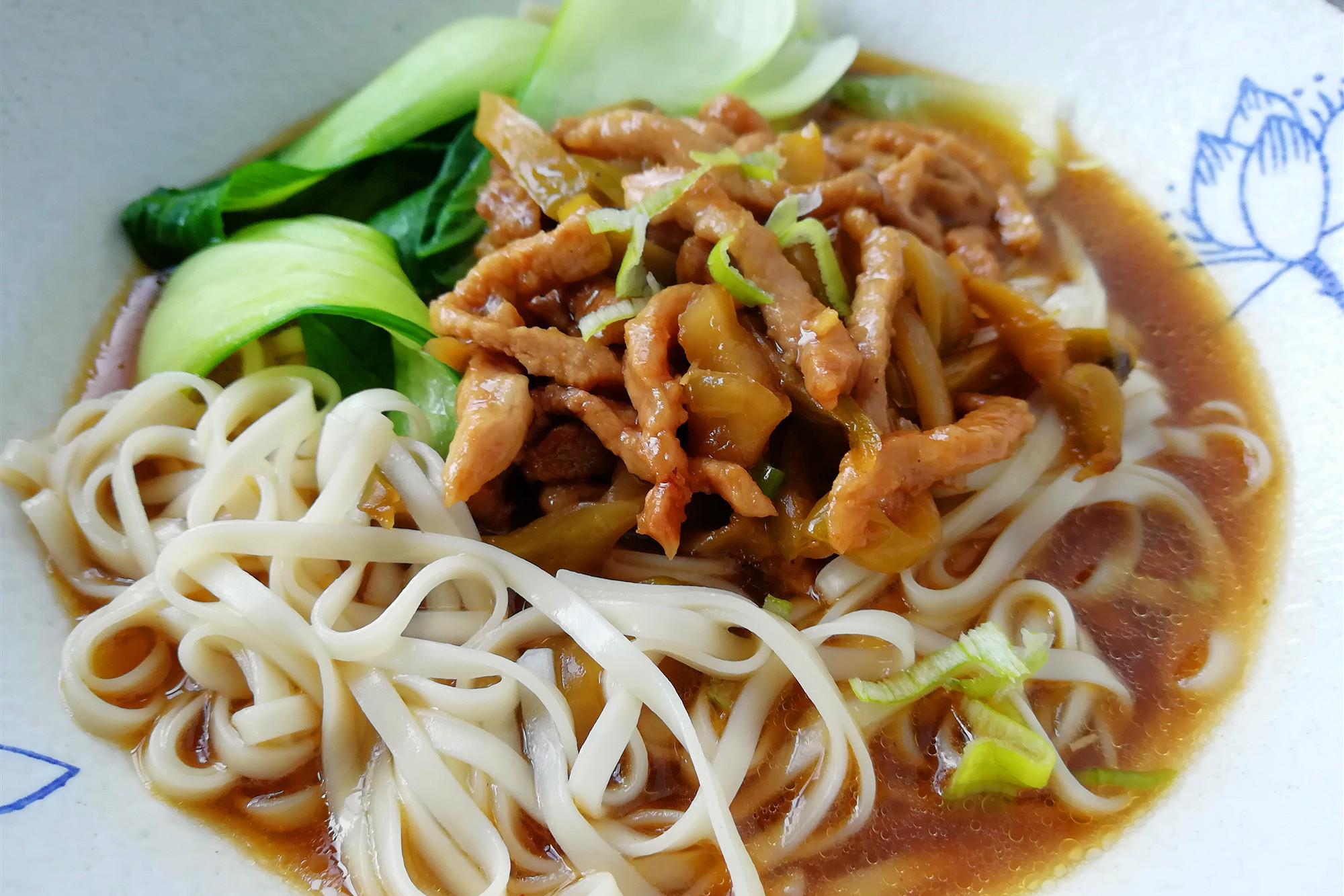 挂面最家常汤面的做法，吃了多少年都吃不腻，简单又好吃