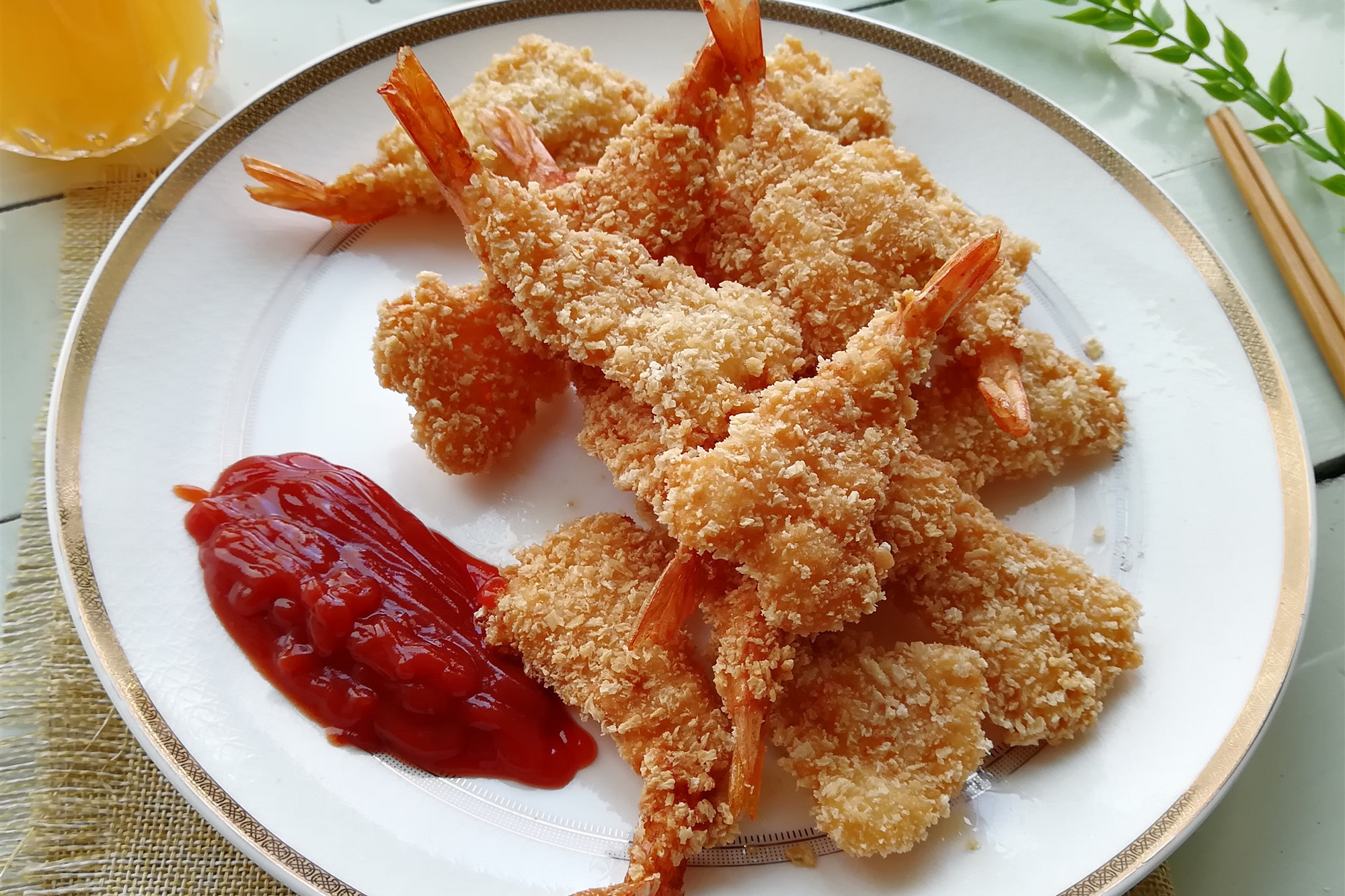 这道大虾的做法，造型美观人见人爱，春节家宴端上桌，特别有面子