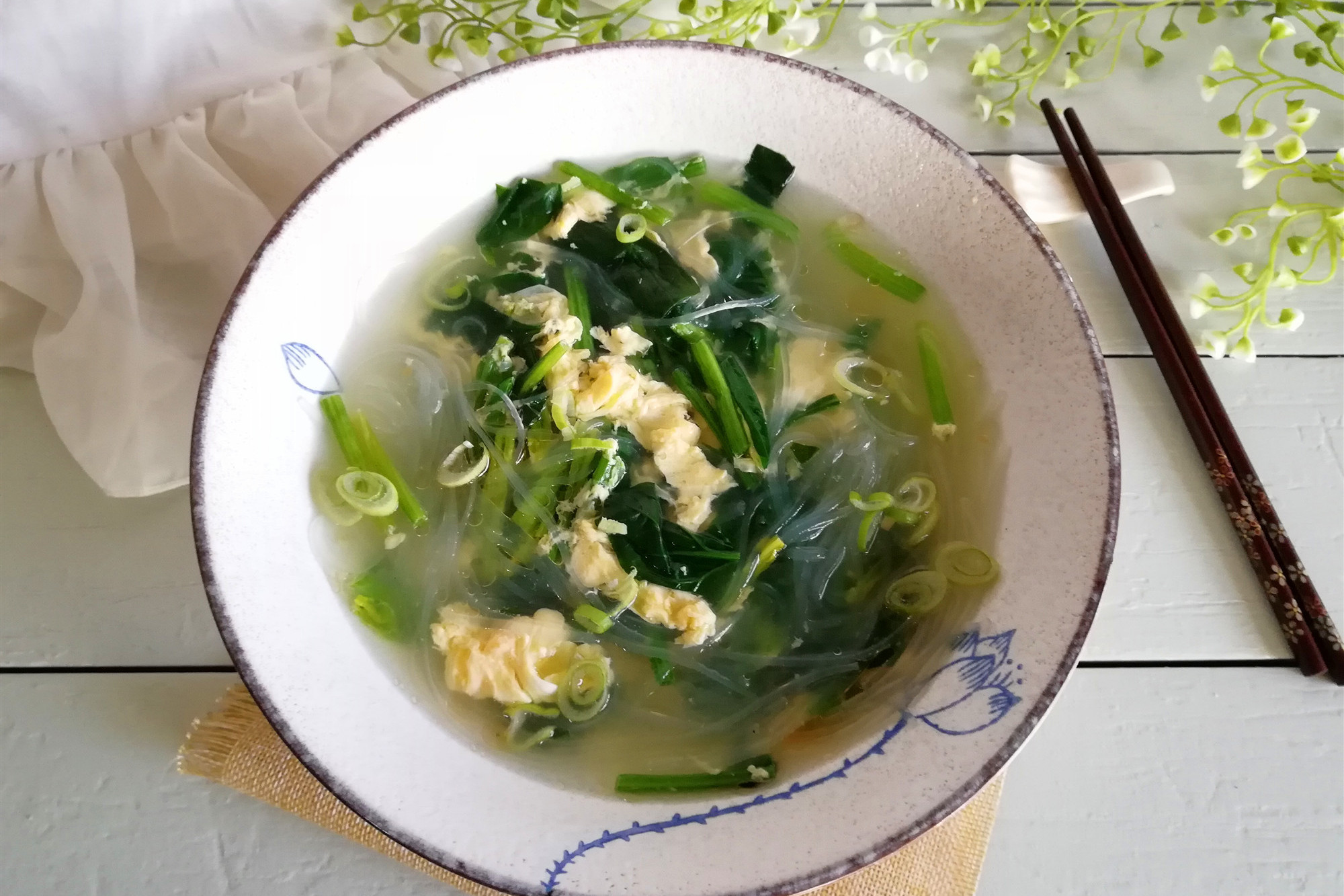 这个菜比胡萝卜还护眼，这个做法，简单又方便，食材家里都有