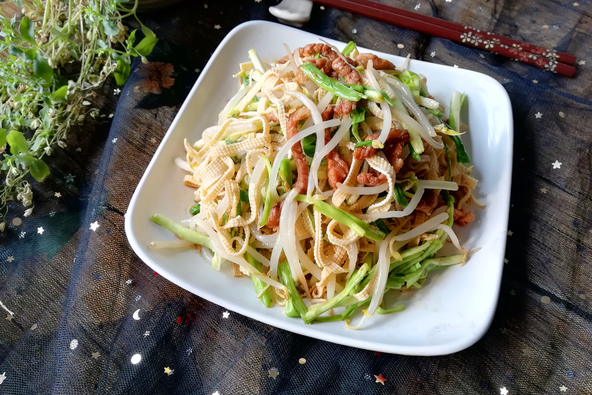 绿豆芽这样做，没人不爱吃，清爽脆嫩，清热去火，清肠胃