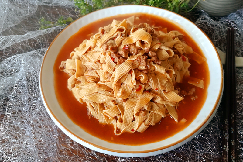 豆皮新做法，天冷就吃它，吃完浑身热乎乎，吃完还想吃