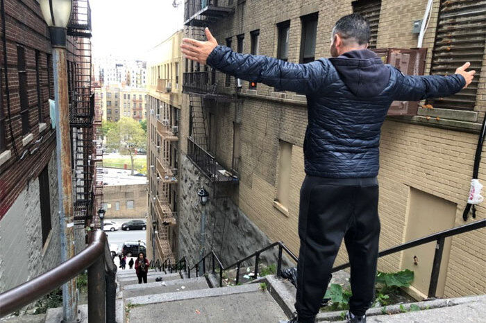 现象级电影！纽约的“小丑”楼梯成了旅游胜地，大波游客争相打卡