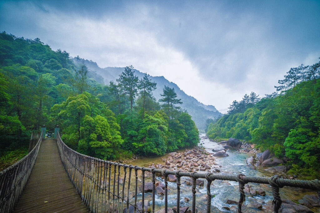 国庆江西自驾游，畅享山水美景，德兴大茅山打卡指南
