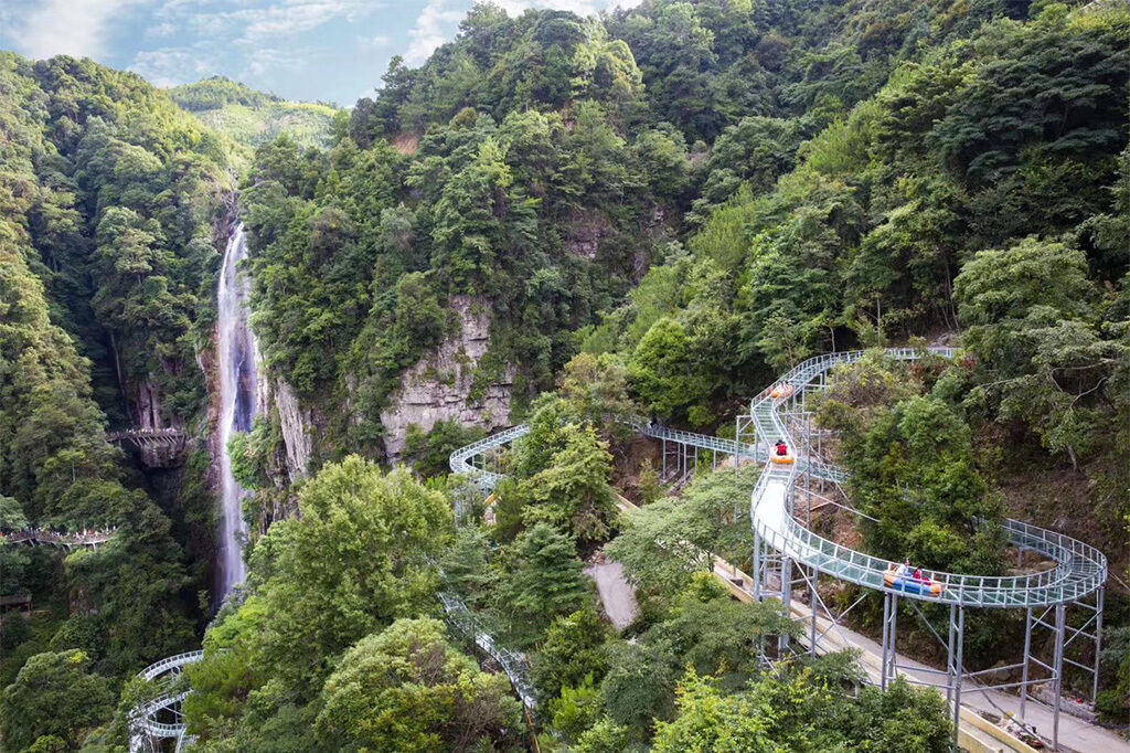 落差200米！福建尤溪网红避暑地，带你感受不一样的天空漂流
