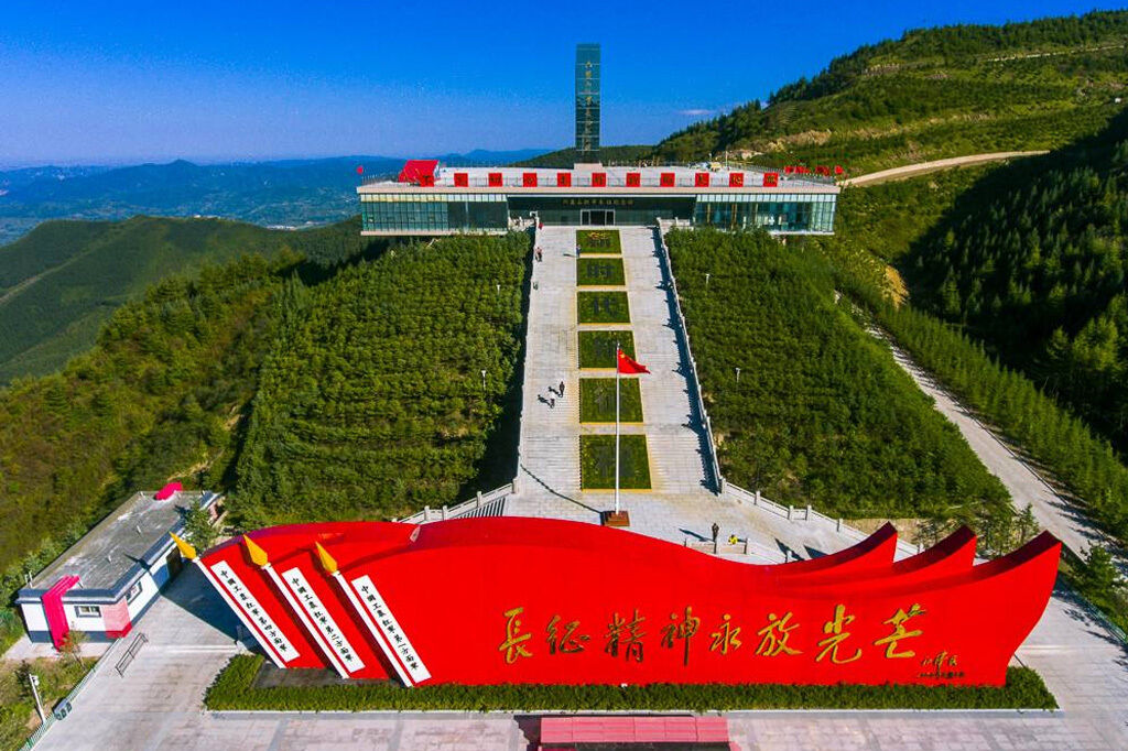 黄沙、湖泊与壁画，七月宁夏旅游地推荐，有你想去的吗？