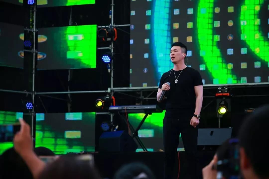 众星云集！长沙石燕湖旅之声音乐节第三天，刘刚唱响《怀念青春》